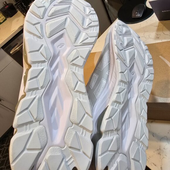 Asics Gel-Quantum 180 VII Running Shoe Sneaker Mens Size 10 ALL WHITE NEW - Picture 6 of 7